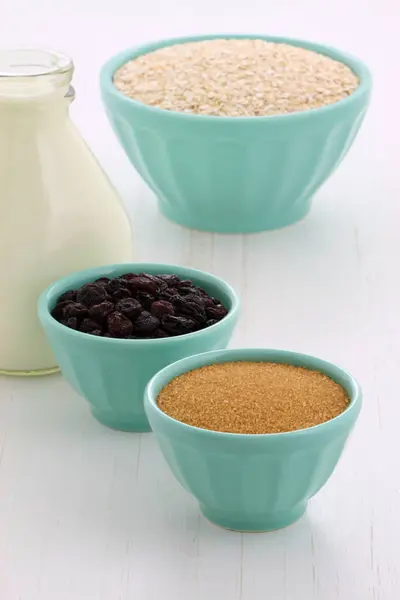 Vintage setting oatmeal ingredients — Stock Photo, Image