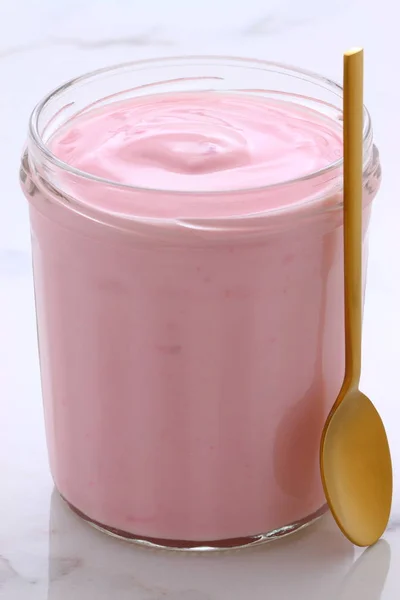 Beeren Joghurt nach französischer Art — Stockfoto