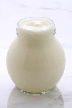 düz Fransız tarzı yoğurt