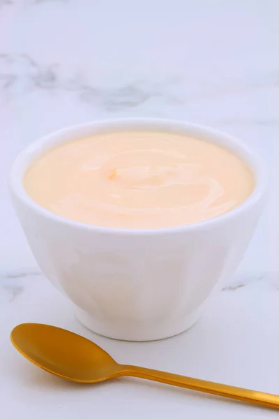 Yogur de melocotón fresco — Foto de Stock