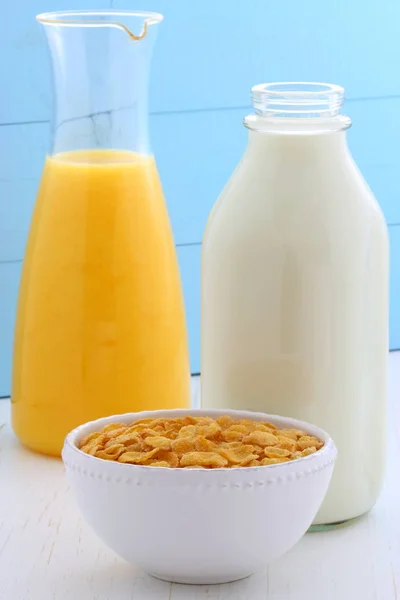 Gezonde cornflakes ontbijt — Stockfoto