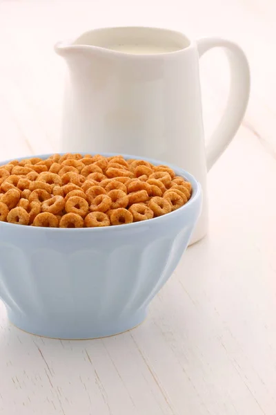 Whole wheat cereal loops — Stock Photo, Image