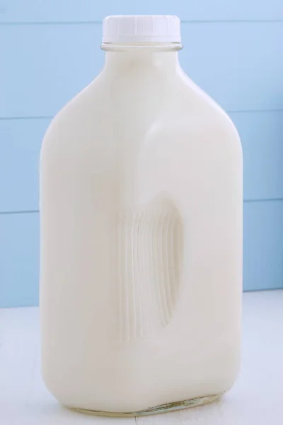 おいしい新鮮な牛乳 — ストック写真