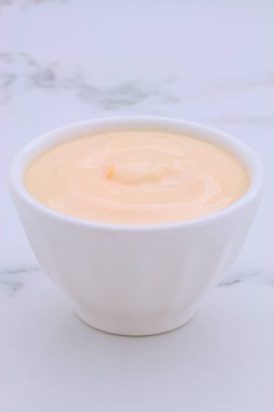 Taze şeftali yoğurt 