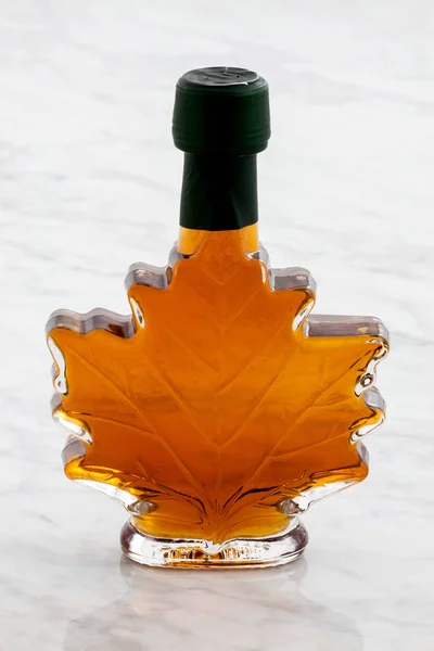 Delicious maple syrup — Stock Photo, Image