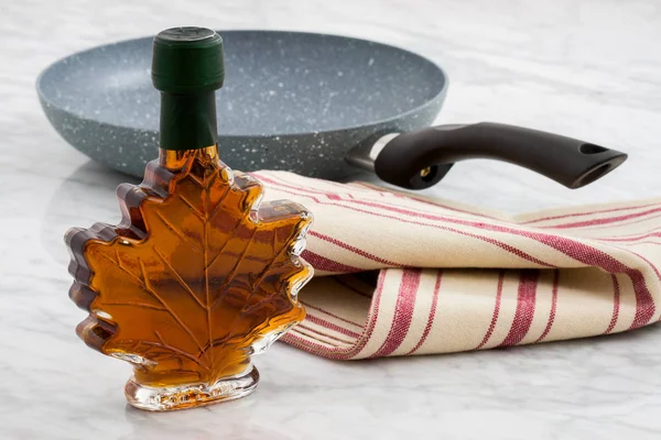 Deliciuous maple syrup — Stock Photo, Image