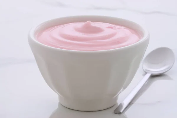 Delizioso Yogurt Greco Alla Fragola Lenta Cottura Con Molta Frutta — Foto Stock