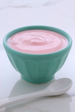 Stil yoğurt böğürtlen Fransız