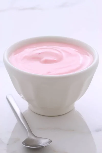 Bär fransk stil yoghurt — Stockfoto