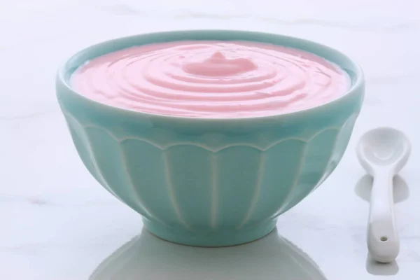Vintage aardbei yoghurt — Stockfoto