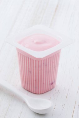 lezzetli sade yoğurt