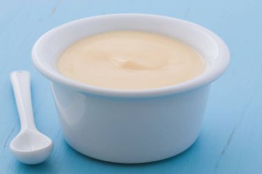 lezzetli sade yoğurt