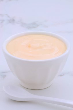 Taze şeftali yoğurt 