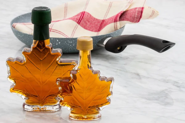 Deliciuous maple syrup — Stock Photo, Image