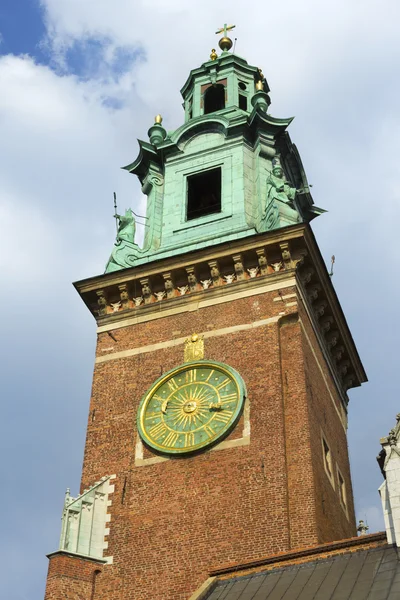Klocktornet i kyrkliga insidan slottet Wawel — Stockfoto