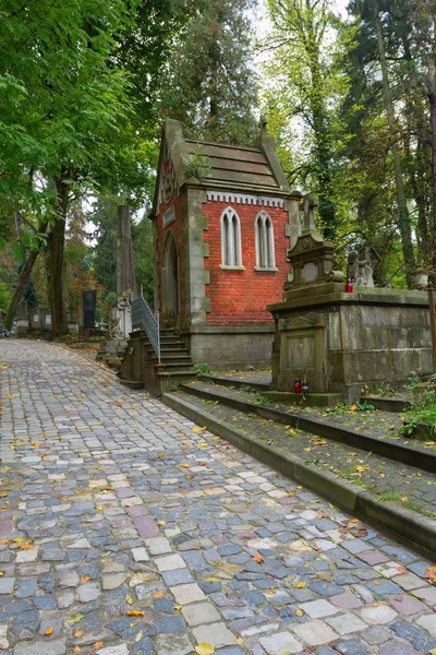 Cripta no cemitério de Lychakiv — Fotografia de Stock