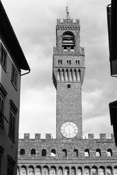 A Palazzo Vecchio Clock tower — Stock Fotó