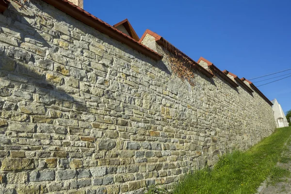 Wysoki mur w Kamieniec Podolski — Zdjęcie stockowe