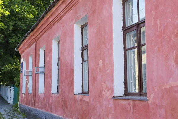 Edifício vermelho antigo — Fotografia de Stock