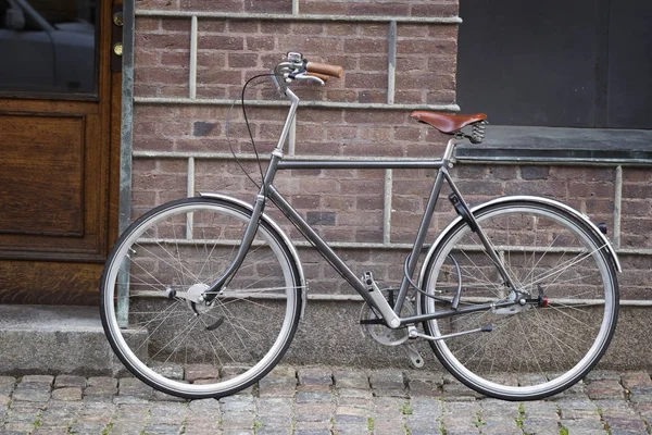 오래 된 스타일 자전거 — 스톡 사진