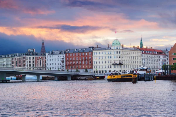 Kööpenhaminan kaupunkikuva — kuvapankkivalokuva