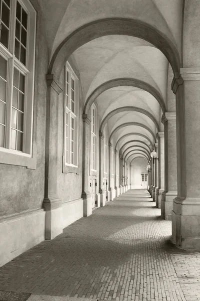 Passage am Schloss Christiansborg vorbei — Stockfoto