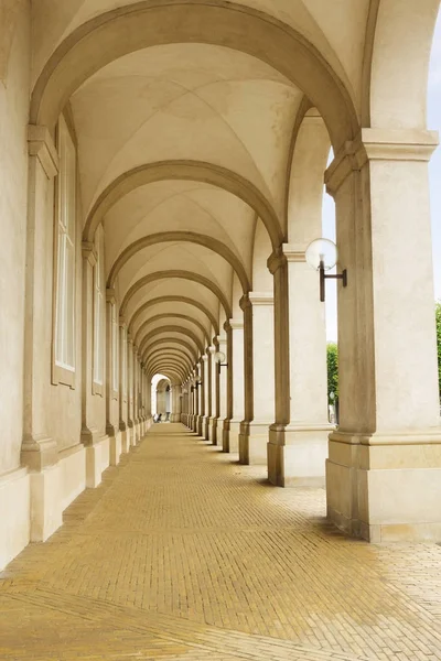 Passage am Schloss Christiansborg vorbei — Stockfoto