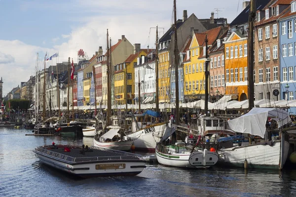 Calle Nyhavn en Copenhague —  Fotos de Stock