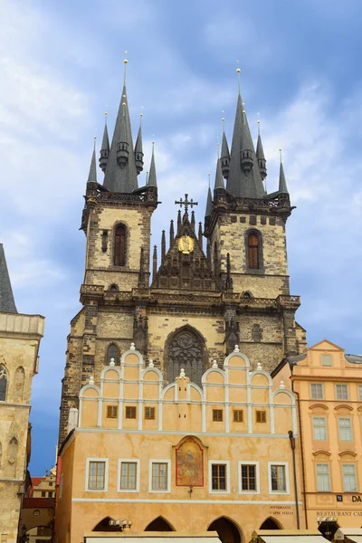 Iglesia de Tyn en Praga — Foto de Stock