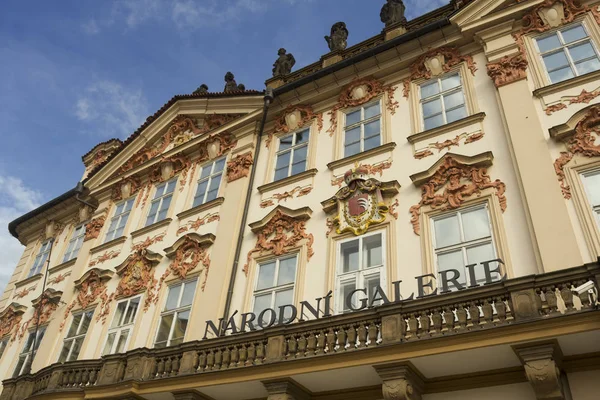 戈尔兹-金斯基宫 (国家美术馆) 在布拉格 — 图库照片