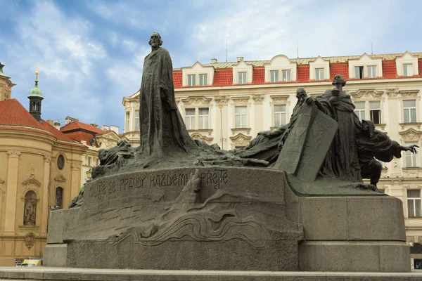 Jan Hus monument — Stock Photo, Image