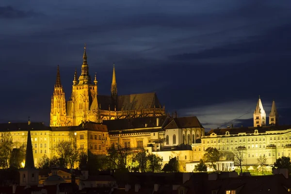 Nattutsikt över Prag — Stockfoto