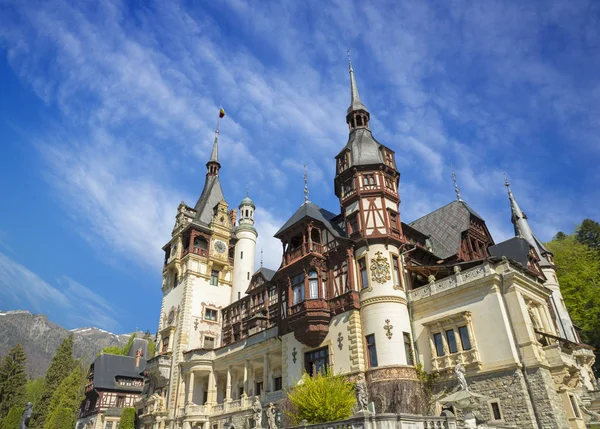 Замок Пеллес у Румунії — стокове фото