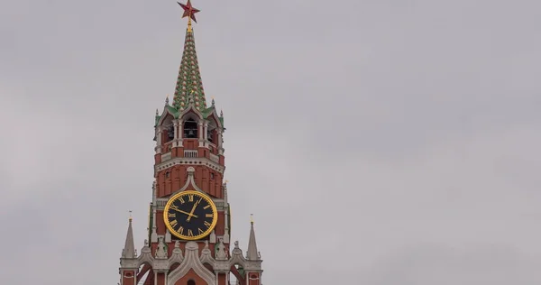 Relógio principal do Kremlin de Moscou chamado Kuranti na Torre Spasskaya. Praça Vermelha . — Fotografia de Stock