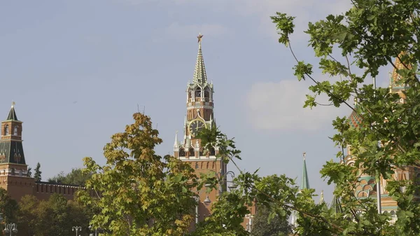 Reloj Principal del Kremlin de Moscú llamado Kuranti en la Torre Spasskaya. Plaza Roja —  Fotos de Stock