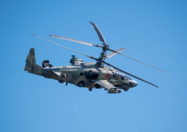 ZHUKOVSKY, RUSSIA - SEPTEMBER 01, 2019: Kamov Ka-52 Timsah saldırı helikopteri MAKS-2019, Rusya.
