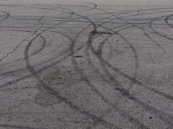 Black Trail Rubber Tires Asphalt — Stock Photo, Image