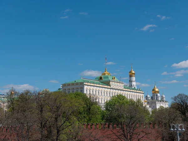 Zonnige Zomerdag Moskoe Rivier Baai Kremlin — Stockfoto