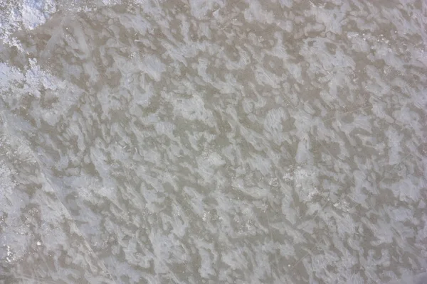 窓ガラスの上の少しぼやけた霜のパターン — ストック写真