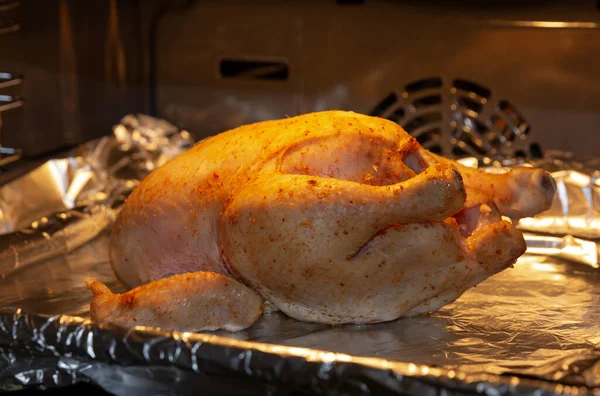 Cooking Delicious Roasted Chicken Oven — Stock Photo, Image