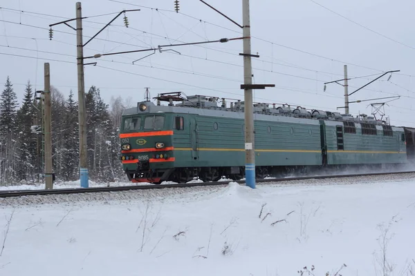 Green Freight Train Transports Cargo Rail — Stock Photo, Image