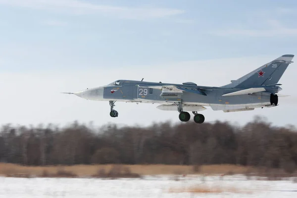 Bombardiere Militare Scherma Volante Fuori Terra — Foto Stock