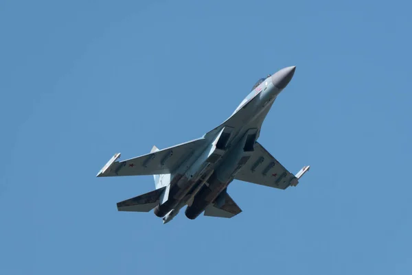 モスクワロシアZhukosky飛行場31 8月2019 国際航空宇宙サロンの好気性Su 35飛行実証Maks 2019 — ストック写真