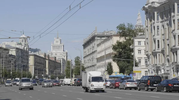 Moscou Juillet Trafic Automobile Sur Rue Principale Tverskaya Juillet 2018 — Photo