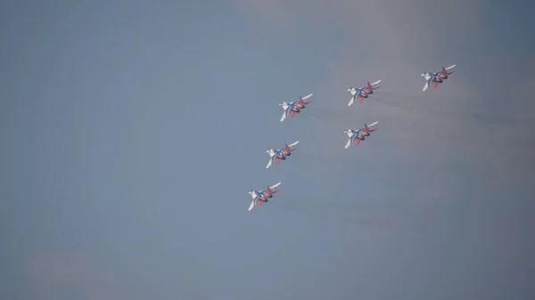 モスクワロシアZhukosky飛行場31 8月2019 エアロビクスチームは 国際航空宇宙サロンMaks 2019のMig 29飛行実証飛行を迅速化 — ストック写真