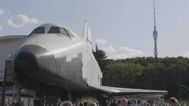 MOSCOW, RUSSIA - 23 Nisan 2019: Bir sergide Sovyet yeniden kullanılabilir uzay mekiği 