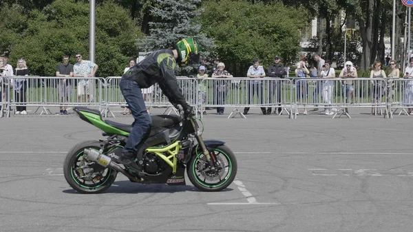 Moscow May 2018 Stunt Rider Making Wheelie While Rides Rear — Stock Photo, Image