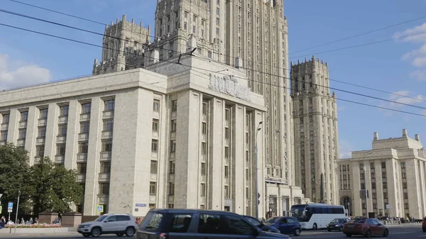莫斯科 俄罗斯 2019年7月27日 俄罗斯外交部的主要建筑是著名的七座摩天大楼之一 于2019年7月27日在俄罗斯莫斯科以斯大林风格建成 — 图库照片