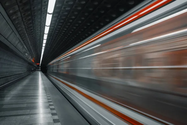 Stazione della metropolitana vuota — Foto Stock