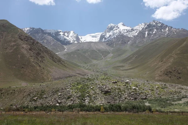 Pamir regio Centraal-Azië van Russische Federatie berglandschappen — Stockfoto